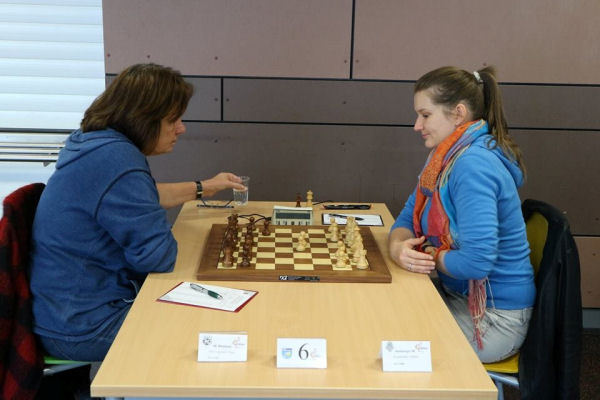 Stefanie Scognamiglio (2080) - Ingrid Lauterbach (2104 Scognamiglio - Partie Lauterbach -
